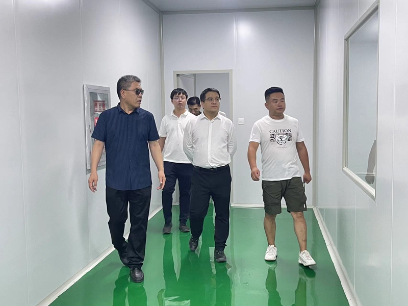 石嘴山市惠農(nóng)區(qū)委副書記、區(qū)長馬仲武 蒞臨寧夏興康恒潤農(nóng)業(yè)科技發(fā)展有限公司指導工作