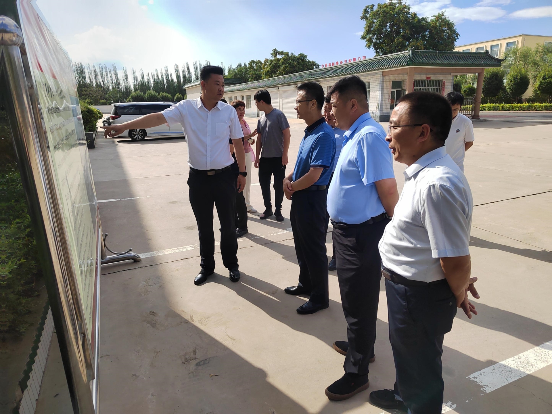 石嘴山市市委常委、政府副市長孫鋒彪蒞臨寧夏興康恒潤農(nóng)業(yè)科技發(fā)展有限公司調研