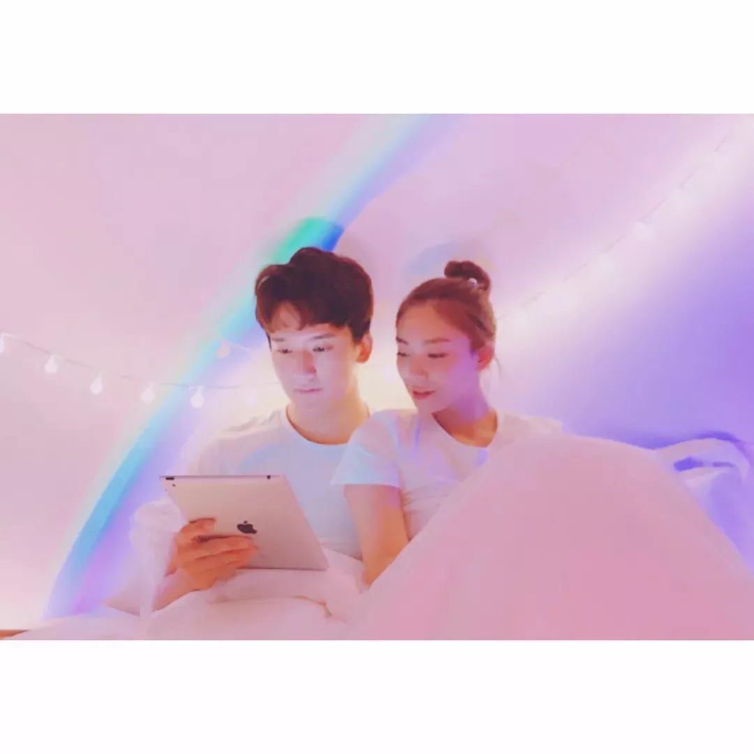 最新白邊情侶頭像2024，愛的日常趣事與甜蜜瞬間