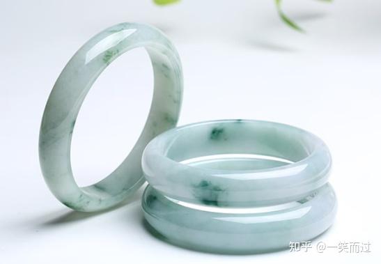 2024最新款手鐲,探秘小巷中的寶藏，2024最新款手鐲