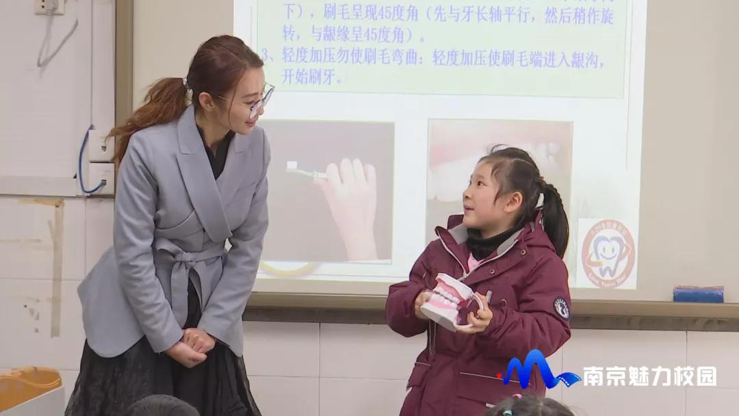 幸福一百公司最新動態(tài)，家的溫馨與友情的綻放同步展現(xiàn)