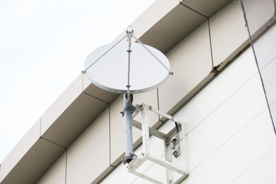 技術(shù)革新與觀眾體驗(yàn)，電視最新天線觀點(diǎn)碰撞記