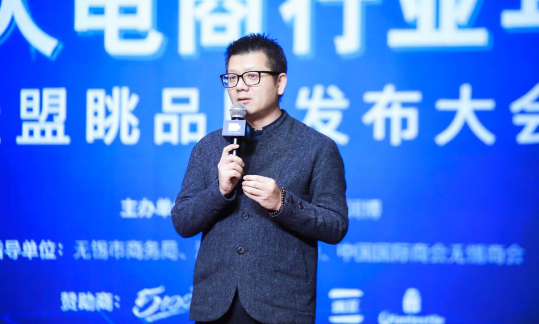 方凱雷最新,方凱雷最新動(dòng)態(tài)，探索科技前沿，引領(lǐng)行業(yè)創(chuàng)新