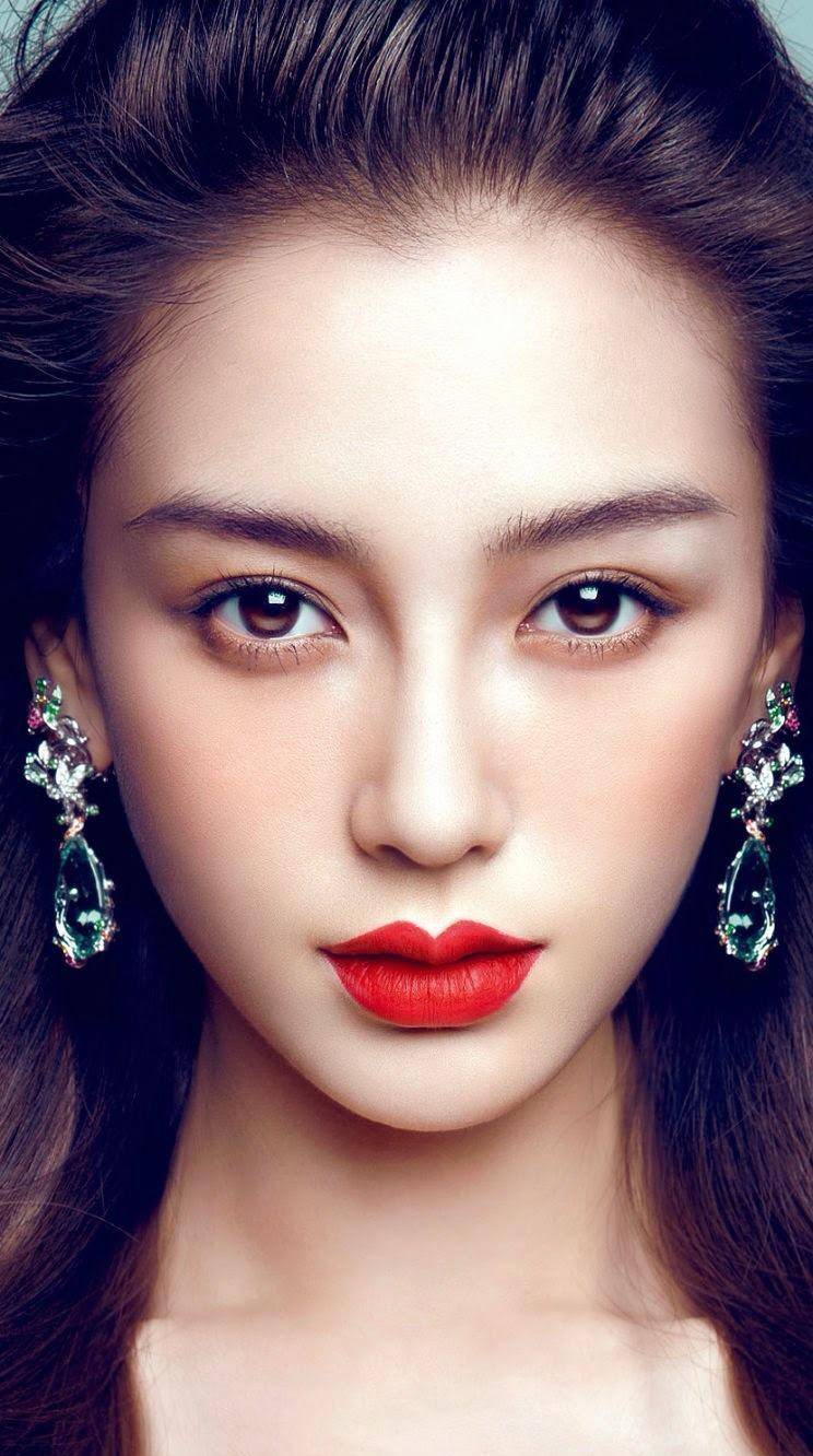 女明星唇色之旅，探尋內(nèi)心平靜的唇妝藝術(shù)