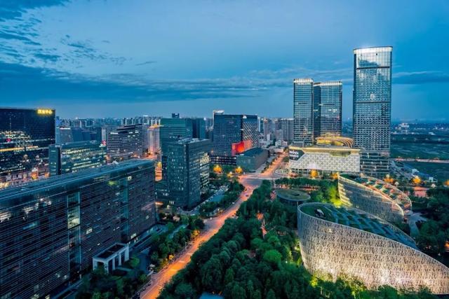 天府新區(qū)視高新項(xiàng)目，家的溫馨與友情的綻放地