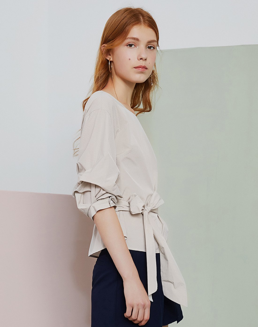 紅袖新款服飾，時尚自信之源，引領風尚變化之路