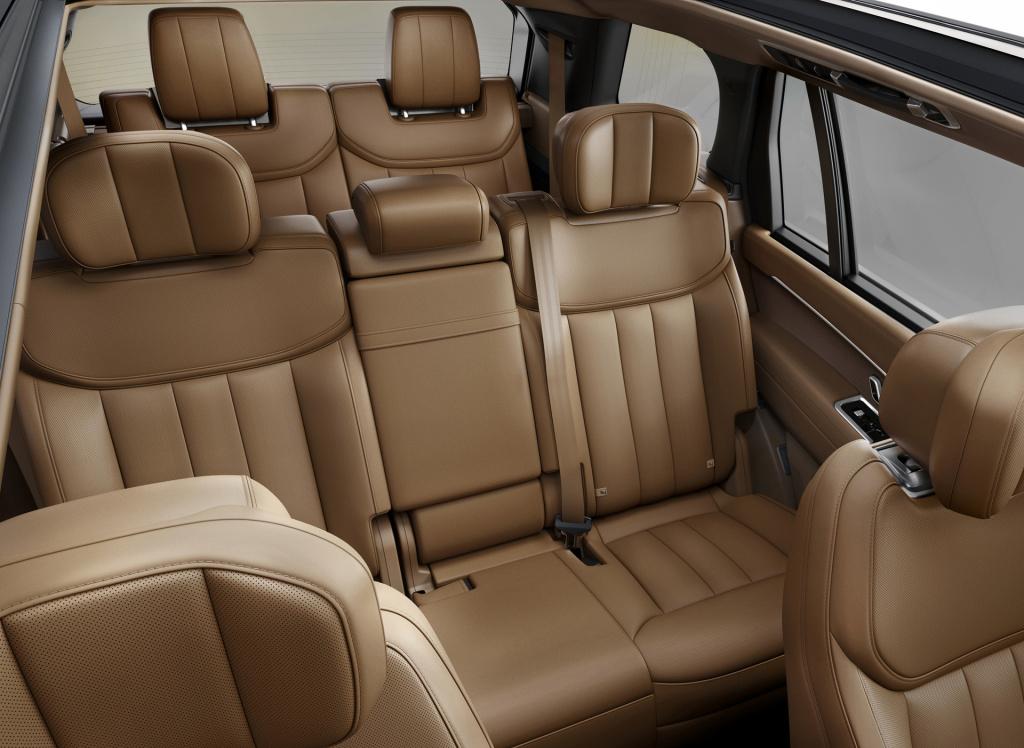 全新攬勝亮相,全新攬勝亮相，小巷中的隱藏寶藏，探索未知的獨特風情！