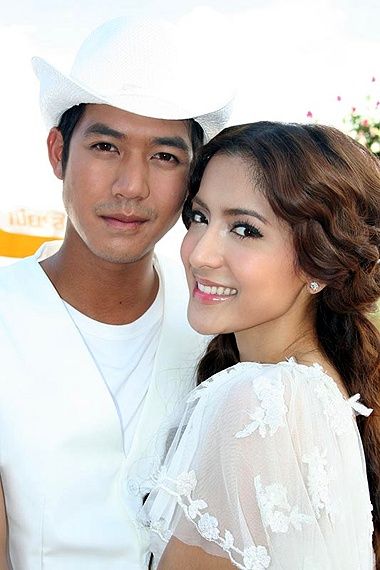 如何成為一名出色的演員并展現(xiàn)才華，旋轉(zhuǎn)的愛演員之路探索