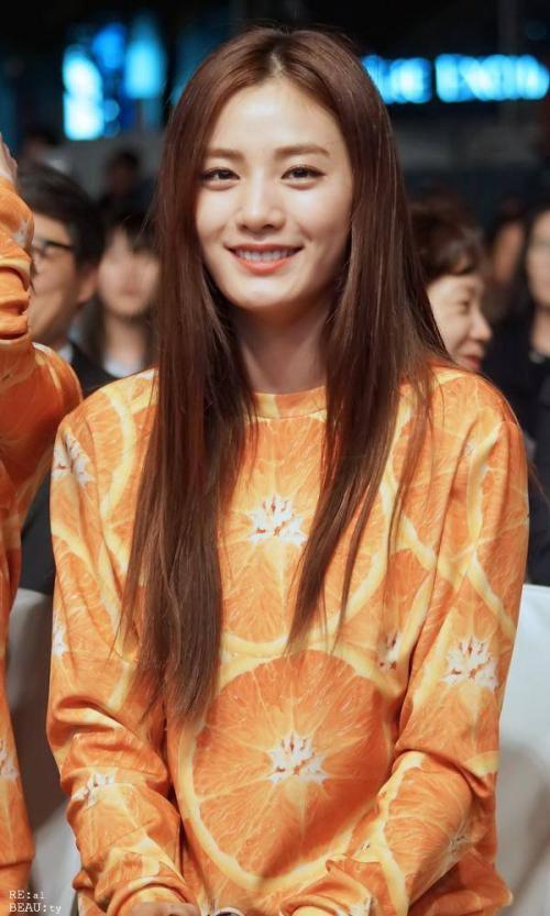 韓國(guó)女明星的心靈之旅，自然美景探尋與內(nèi)心平靜的追尋