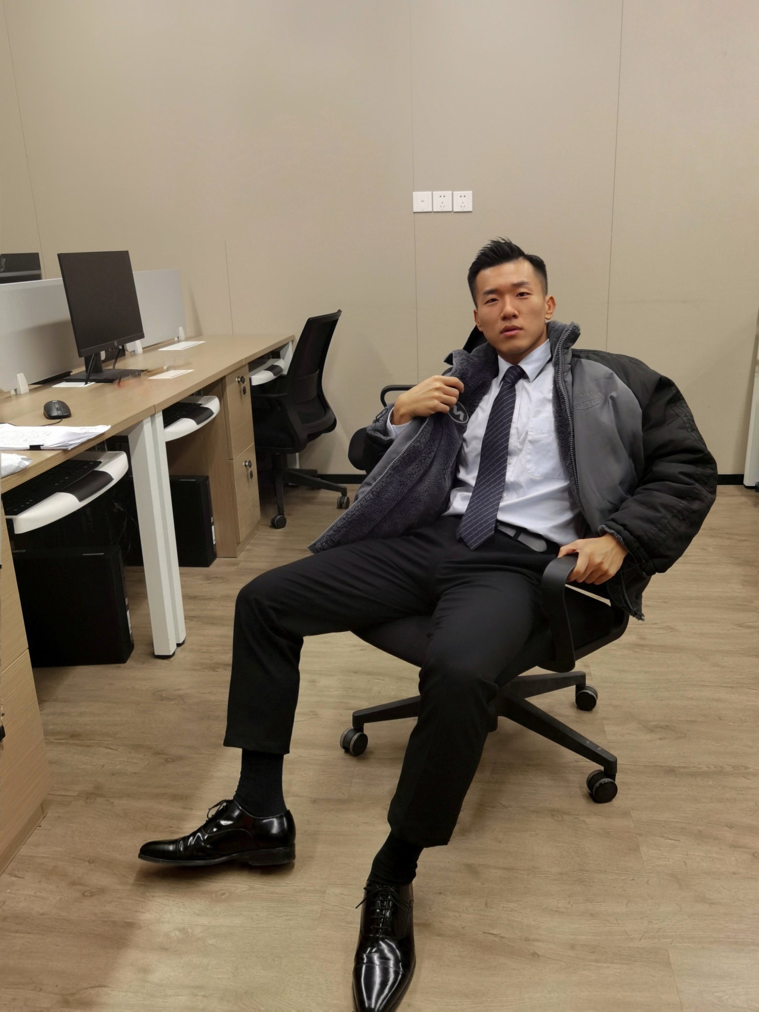 呆叔最新風(fēng)采，新晉時尚偶像引領(lǐng)潮流新風(fēng)尚