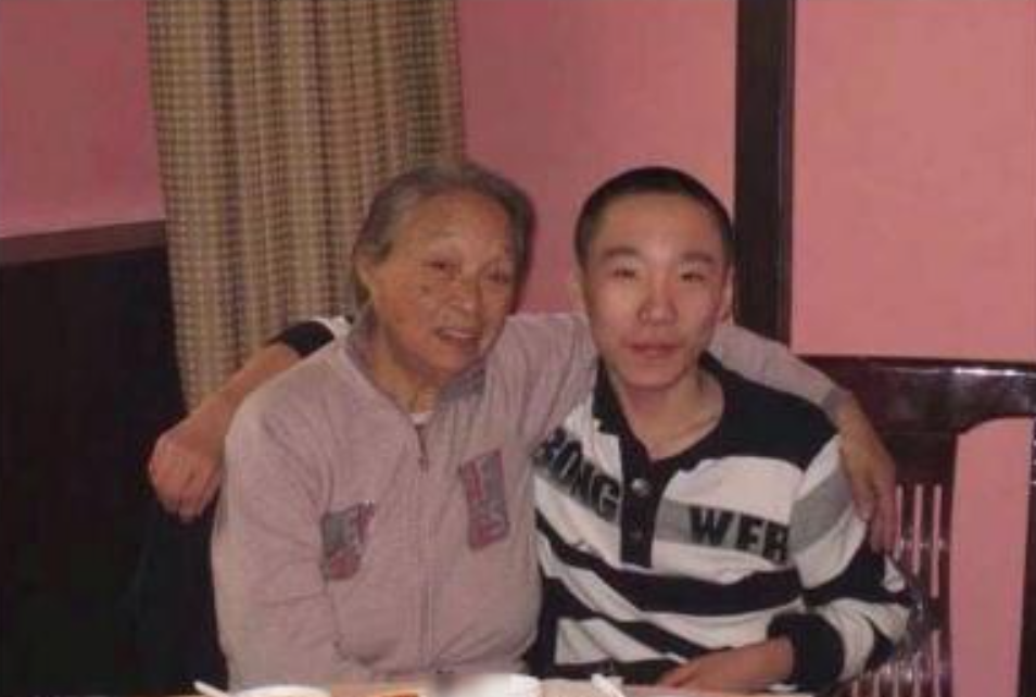 演員孫星，舞臺到熒屏的蛻變之路——自信與成就的力量