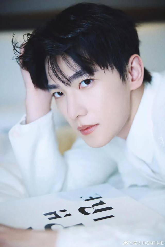 楊洋最新圖片大全，偶像魅力的多維解讀與展現(xiàn)