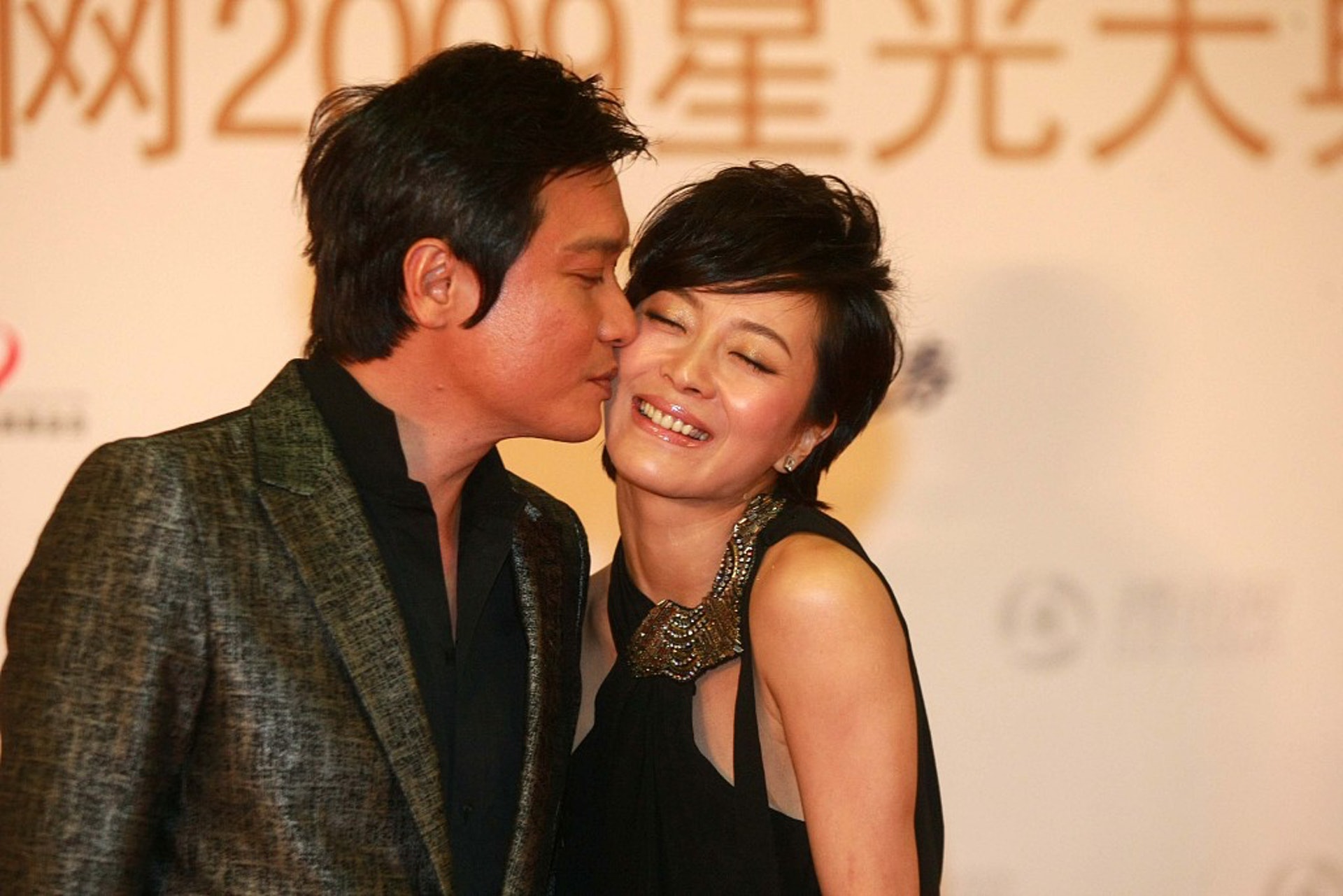 羅嘉良蘇巖最新視頻，聚焦二人世界，熒幕內(nèi)外的故事探索