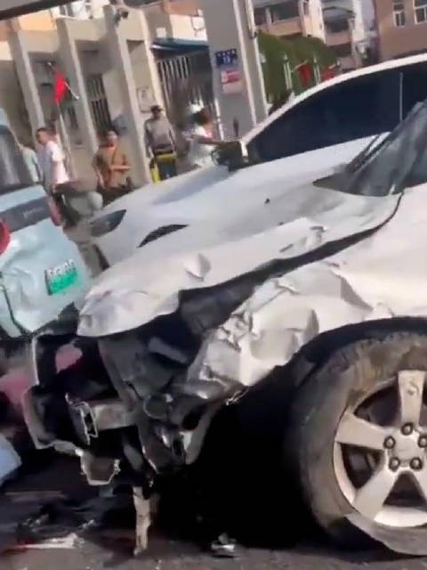 運(yùn)動(dòng)場(chǎng)館燈具 第109頁