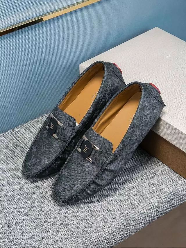 LV最新男鞋，時尚之選，情感之絆