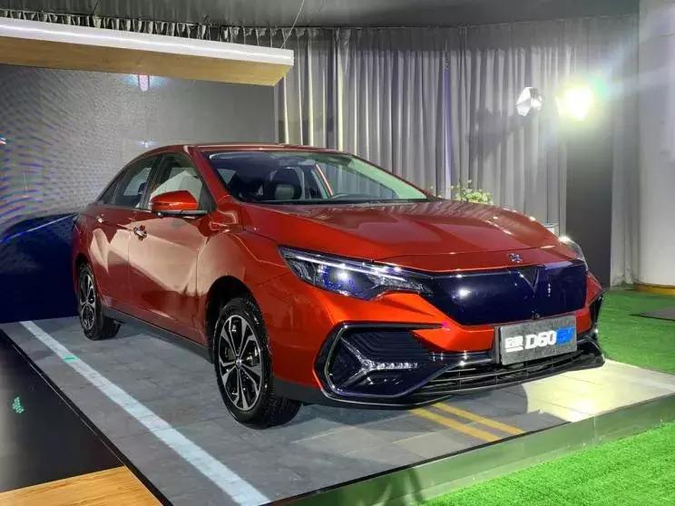 WEY最新款，駕馭變化，自信啟程未來