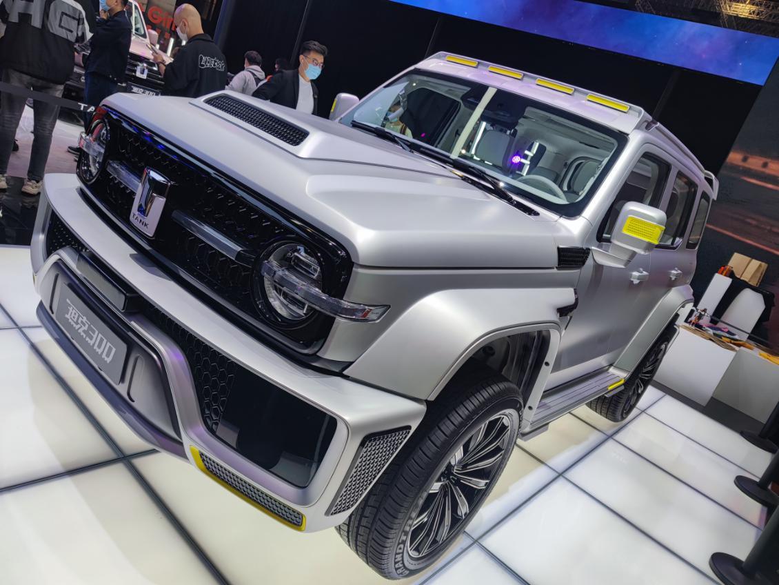 啟程探索自然美景，最新奔馳300報(bào)價(jià)及購(gòu)車指南