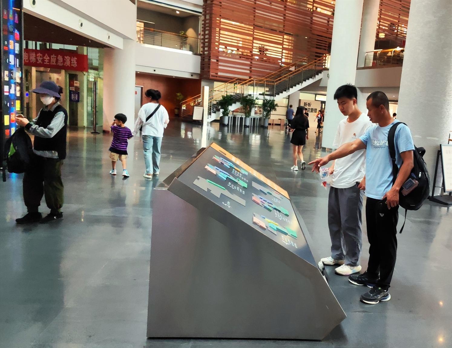 最新圖書信息，價值與爭議并存的影響探討