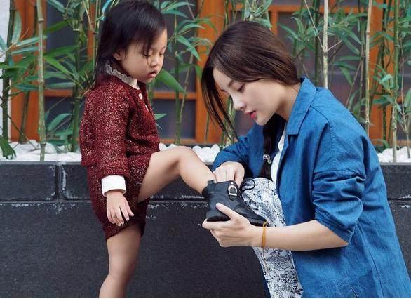 李小璐最新眼睛照片，科技魅力下的視界革新之美