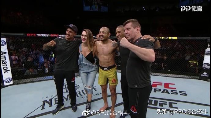 最新WWE格斗之夜，小巷熱血戰(zhàn)場與特色小店的探索之旅