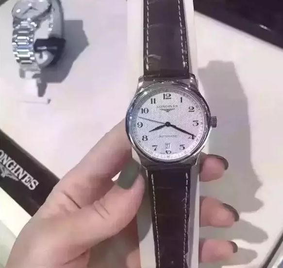 最新款浪琴，時(shí)尚與工藝的完美融合