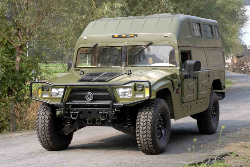 東風(fēng)最新軍車震撼登場，展現(xiàn)雄姿！