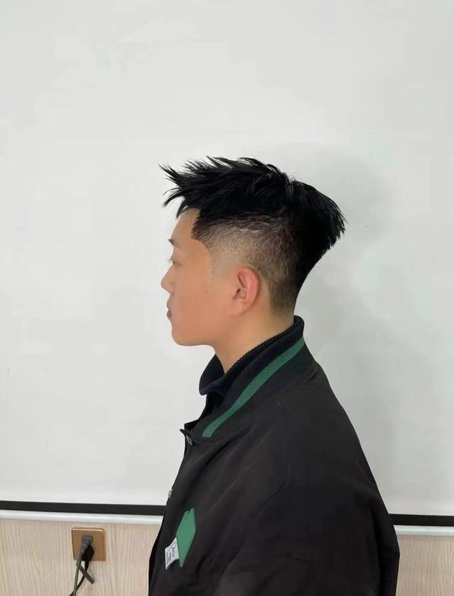 2025年最新男頭流行趨勢(shì)展望與時(shí)尚展望