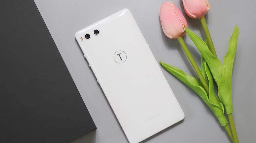 錘子最新旗艦，科技與情感的完美交融