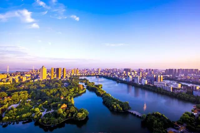 湖北荊州發(fā)展的雙刃劍效應(yīng)觀點(diǎn)分析