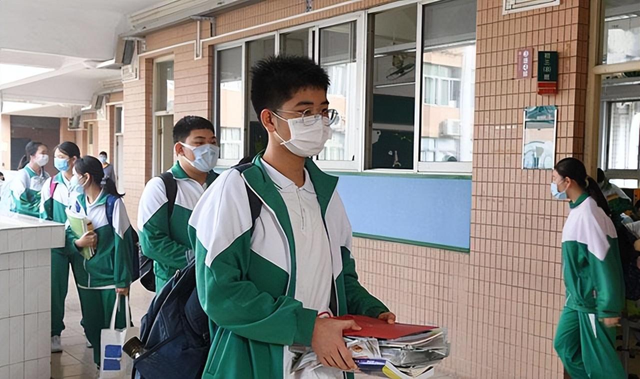 最新暴雨通知，科技智能守護(hù)安全，生活無憂預(yù)警通知