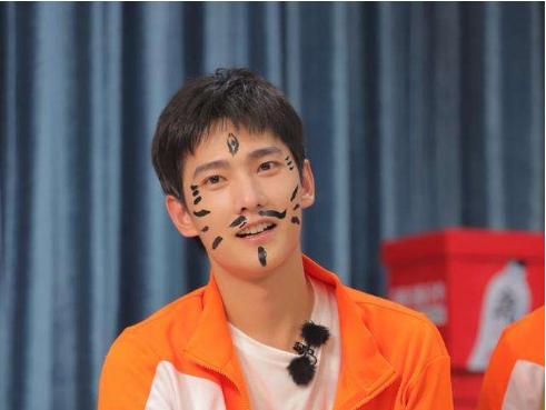 王鶴棣最新商務(wù)，展現(xiàn)變化的力量與自信成長的旅程