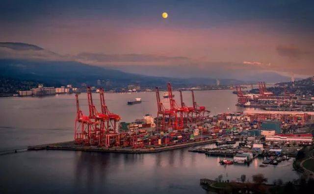 揭秘，53艘運(yùn)煤船在華新動(dòng)態(tài)與獨(dú)特煤香小店的故事