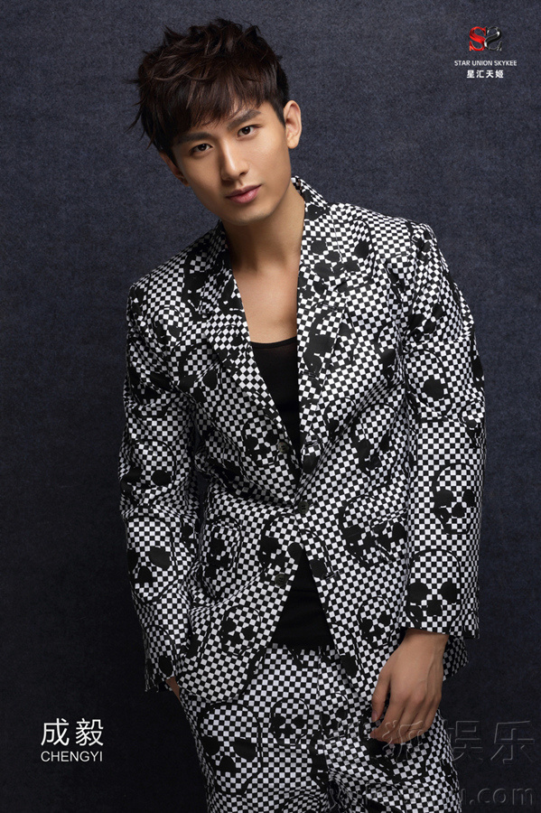 成毅最新劇透揭秘，小巷深處的獨(dú)特風(fēng)情